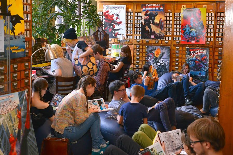 Biblioteka Uniwersytecka w Poznaniu jako trzecie miejsce 165 komiksami, których pokaźna już kolekcja jest systematycznie rozbudowywana, odbywają się w gmachu raz w miesiącu.