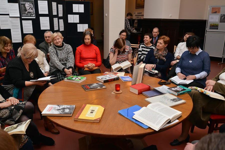 Biblioteka Uniwersytecka w Poznaniu jako trzecie miejsce 167 Il. 9. Rocznicowe Czytanie 2015 Fot. Rafał Michałowski.