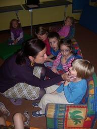 W przedszkolach zostały zorganizowane spotkania informacyjne dla rodziców dotyczące moŝliwości udziału w projekcie.