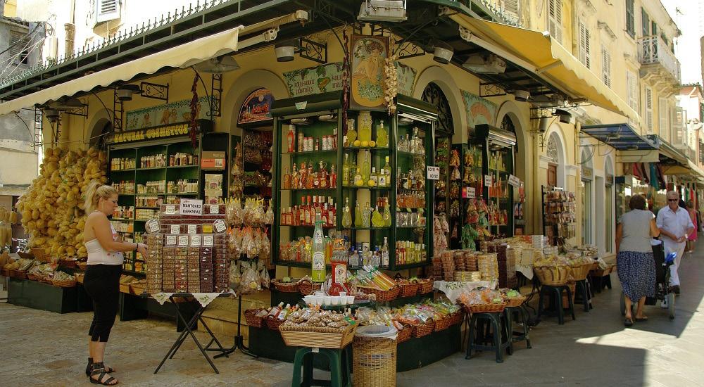 Ceny w Grecji Orientacyjne ceny wybranych produktów: PRODUKT CENA puszka napoju gazowanego 0,70-1,50 euro piwo w kawiarni 4,00-6,00