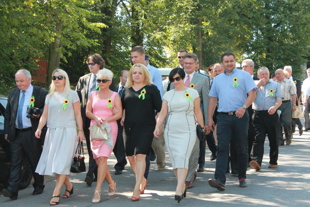 Na Dożynkach Powiatowych Gminę Poraj reprezentował wójt Łukasz Stachera, a także przewodnicząca Rady Gminy Katarzyna Kaźmierczak oraz wicestarosta Anna Socha-Korendo Na widowni niegowskiego