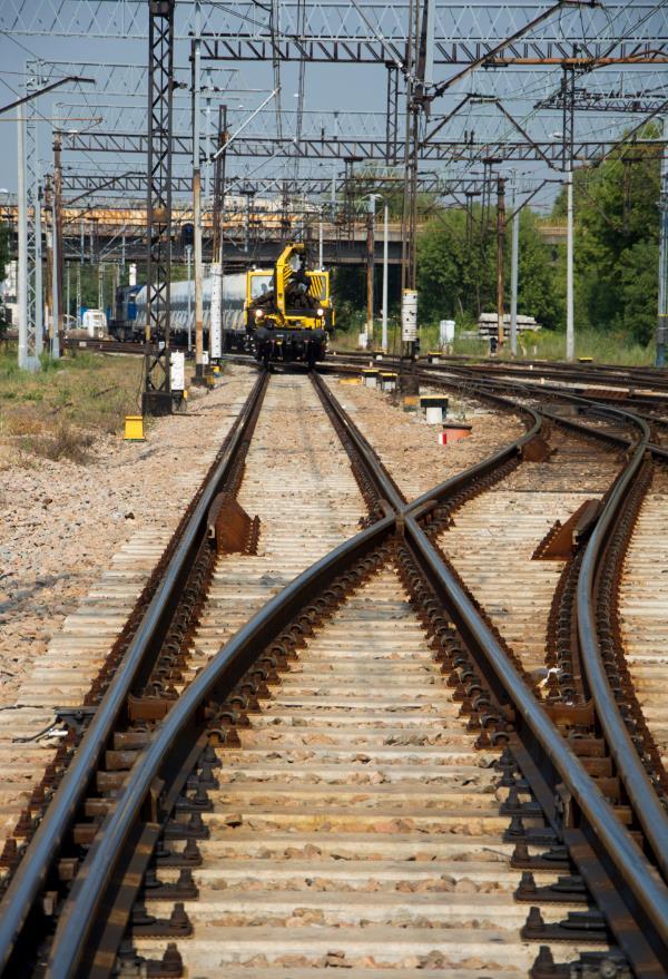 Aktualnie realizowane najważniejsze kontrakty 1/5 Rynek infrastruktury kolejowej Zaprojektowanie i wykonanie robót budowlanych na linii kolejowej Kraków Medyka granica państwa na odcinku Biadoliny