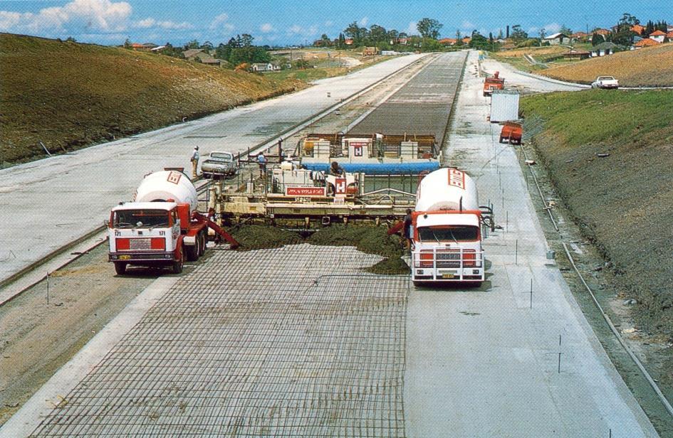 Możliwość ponownego użycia materiałów z wyburzenia nawierzchni betonowej. Większa trwałość w projektowanym czasie Niższe koszty utrzymania.