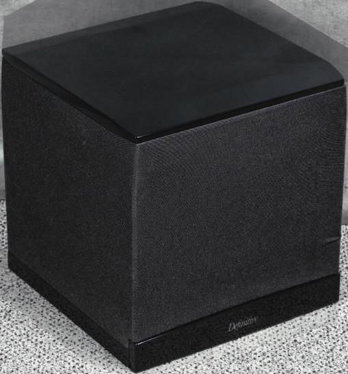 Subwoofer SuperCube nie ma z zewnątrz szczegółów nawiązujących do projektu XTR-ów, bowiem to urządzenie pochodzi z odrębnej serii, ale jego (umiarkowana) wielkość i ogólna aparycja nie będą żadną