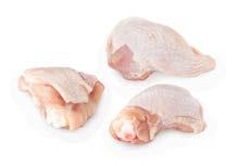 przylegającymi mięśniami i skórą. Drumstic bone in skin on chicken part with reach meat, includes tibia & fibula with meat & skin.