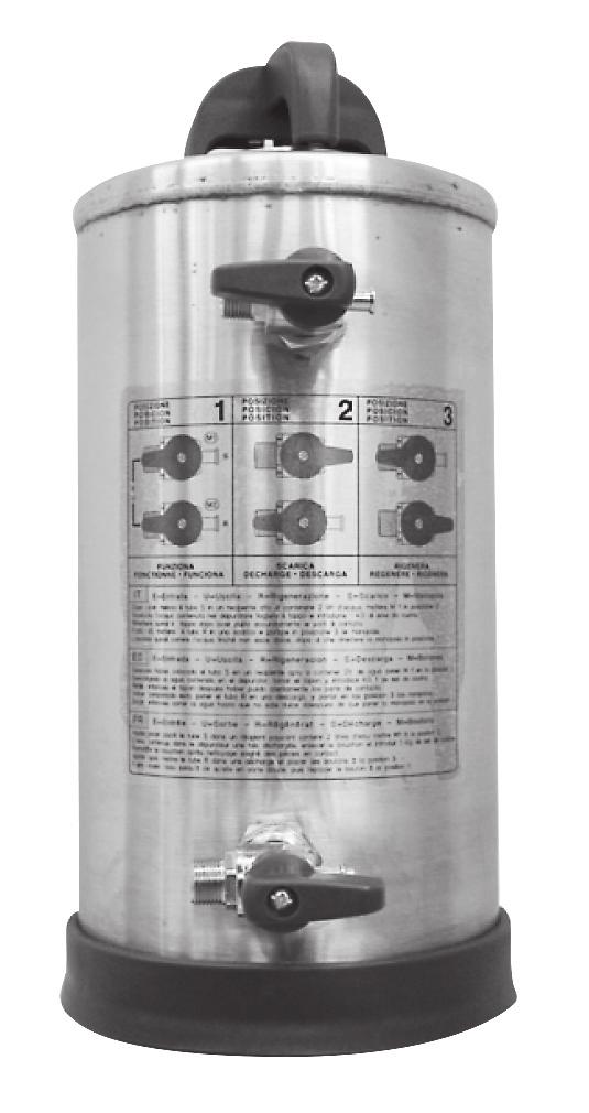 If the water softner has not been used for more than 48 hours, a rinse according to the above mentionned instruction must be carried out. 4. PERIODIC REGENERATION BY THE USER EN The interval time in the regeneration depends on the water hardness.