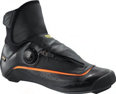 Ultimate Tri Masa: 240 g (rozmiar 8,5) Niezrównane buty triathlonowe o optymalnym połączeniu niskiej masy, transferu energii i wygody bez potrzeby zakładania skarpet.