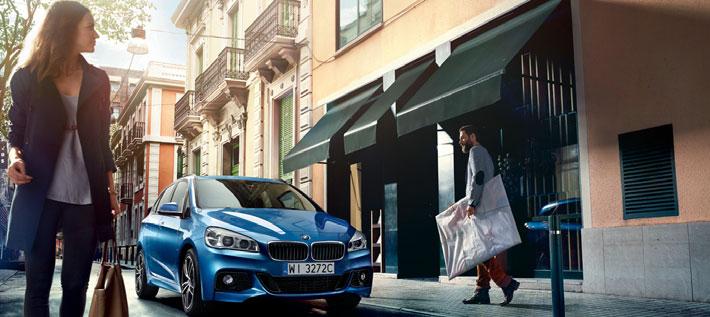 BMW FINANCIAL SERVICES. DOSKONAŁY POCZĄTEK Z TWOIM BMW. Ciesz się radością z jazdy innowacyjnym BMW i3 wedle Twoich życzeń i pomysłów.