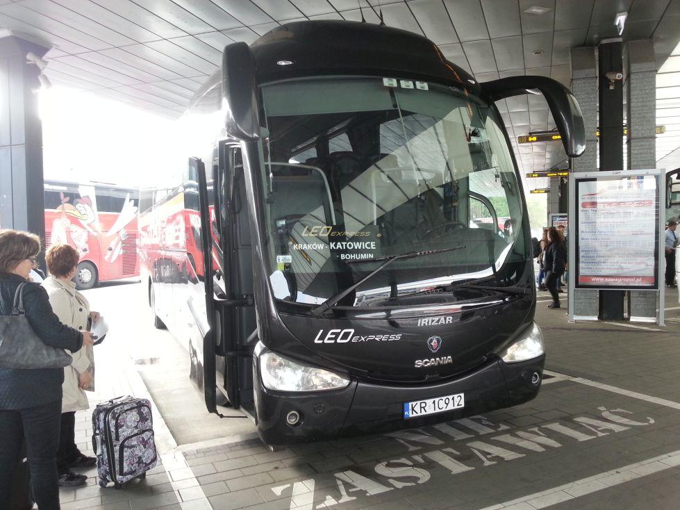 Jak dojechać i czym poruszać się po Pradze Dzisiaj opiszę Wam moje wrażenia z podróży Leo Expressem do czeskiej stolicy. Pojawi się też kilka słów o transporcie publicznym w samej Pradze.