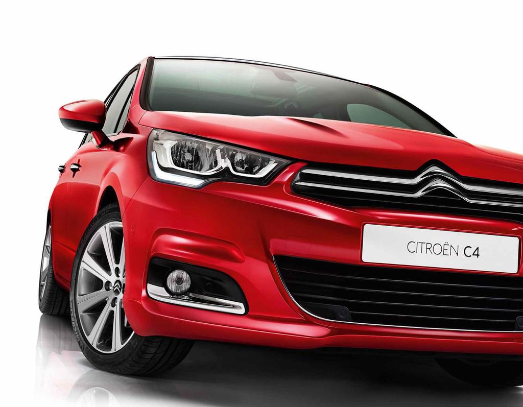 STYL ZEWNĘTRZNY WYRAZISTY NOWA IDENTYFIKACJA ŚWIETLNA DODAJE CHARAKTERU Już na pierwszy rzut oka widać, że CITROËN C4 z nowej gamy to wyrazisty styl i mocna, zwarta sylwetka, dopracowana w każdym