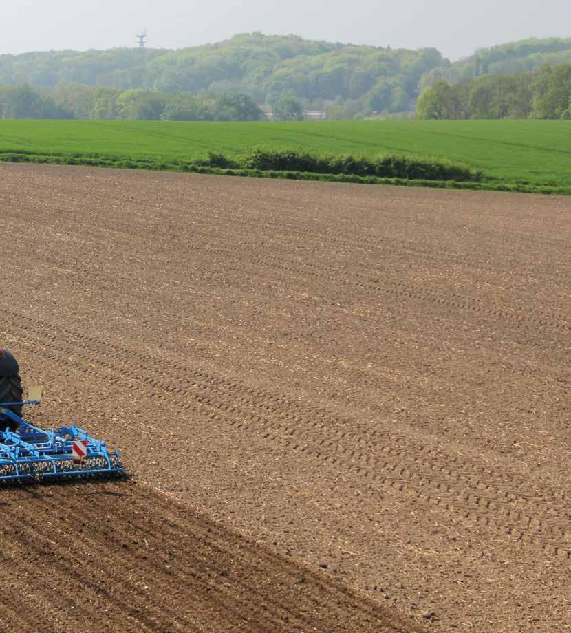 Agregat uprawowy System-Kompaktor produkcji LEMKEN umożliwia przeprowadzenie podorywki na głębokości roboczej od 3 do 12 cm w jednym przejeździe maszyny.