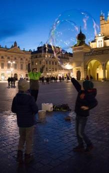 00 Muzeum Historyczne Miasta Krakowa Rynek Podziemny Rynek Główny 1 (Mapa nr 3.2). Dominik Lulewicz, Aldona Mueller-Bieniek Średniowieczny Kraków Sam na sam (lub grupowo) z Krakowem 08.06.