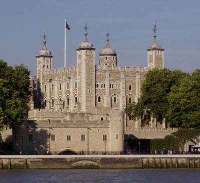 TOWER OF LONDON Tower of London, inaczej zwany Twierdzą Tower jest jedną z ciekawszych atrakcji turystycznych jakie proponuje Londyn.