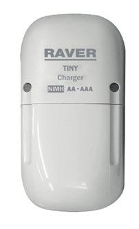 ładowarki Raver TINY + 2 x 2500mAh AA ładowarka sterowana mikroprocesorem detekcja (-Δ V) ładuje od 1 do 2 ogniw NiMH o rozmiarach AA lub AAA wejście: zasilanie sieciowe 100-240 V ~ /50-60 Hz, 10 W
