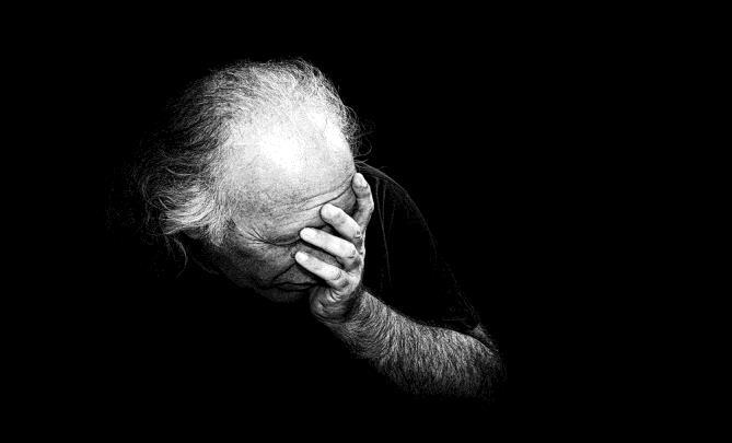Obciążenie opiekuna (caregiver burden) Stwierdzono dodatnią korelację obciążenia opiekuna ze stopniem braku wglądu w zaburzenia pamięci chorego Z kolei