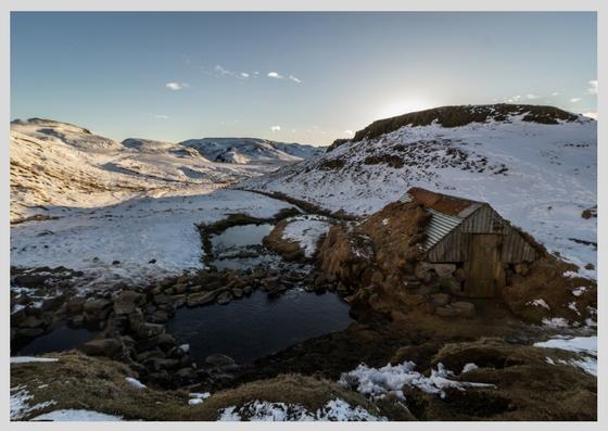 Þingvellir i Jezioro Þingvallavatn To miejsce gdzie po raz pierwszy zebrał się islandzki parlament Althing.