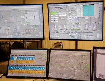 według starej technologii, w dniu 15.10.2016 r. nastąpiło pierwsze podanie koncentratu do Pieca Zawiesinowego, czym zainicjowano proces rozruchu technologicznego zmodernizowanej HM Głogów I.