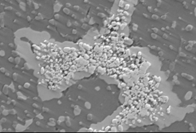 kompozytów 10 µm 25 µm 4 µm Rys.9.