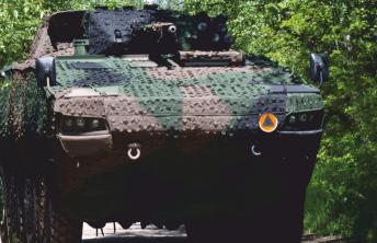 KAMUFLAŻ CAMOUFLAGE Spółka Lubawa dostarcza produkty maskujące zdolne zapewnić doskonałe zabezpieczenie przed detekcją w warunkach bojowych przy użyciu nowoczesnego sprzętu.