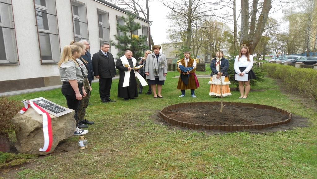 Do sowieckiej niewoli dostał się jako podporucznik 77. pułku piechoty. Zamordowany został przez NKWD w 1940 r. strzałem w tył głowy. Jego ciało odnaleziono w Katyniu.