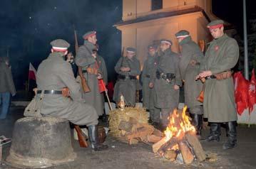 zespół prowadzi Ewa Kandulska- Jakóbczyk i to był właśnie jej pomysł, by koncert odbył się w formie spektaklu.