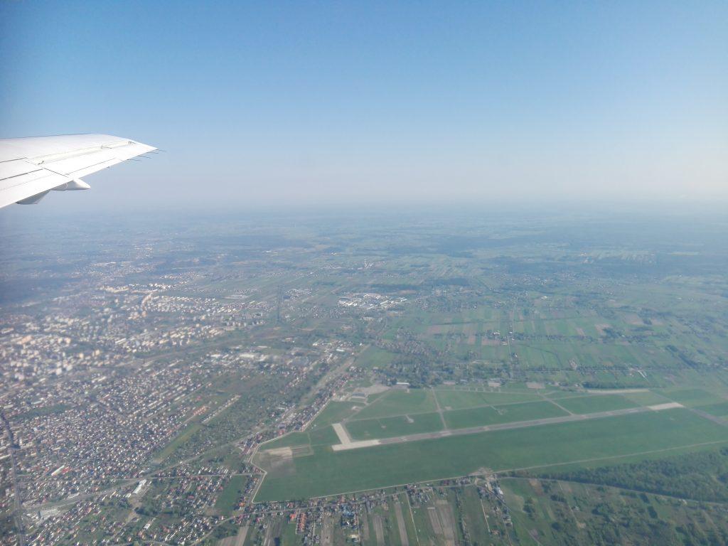 Wznieśliśmy się w powietrze o 8:13. Rozkładowy czas lotu to 1h i 10minut.