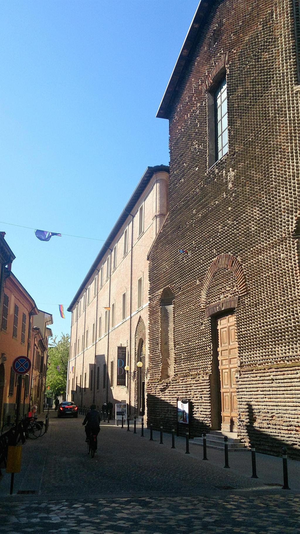 Rimini 7 Stare Miasto Rimini Stare miasto położone jest poza nadmorskim centrum. Wszystkie zabytki są położone niedaleko siebie.