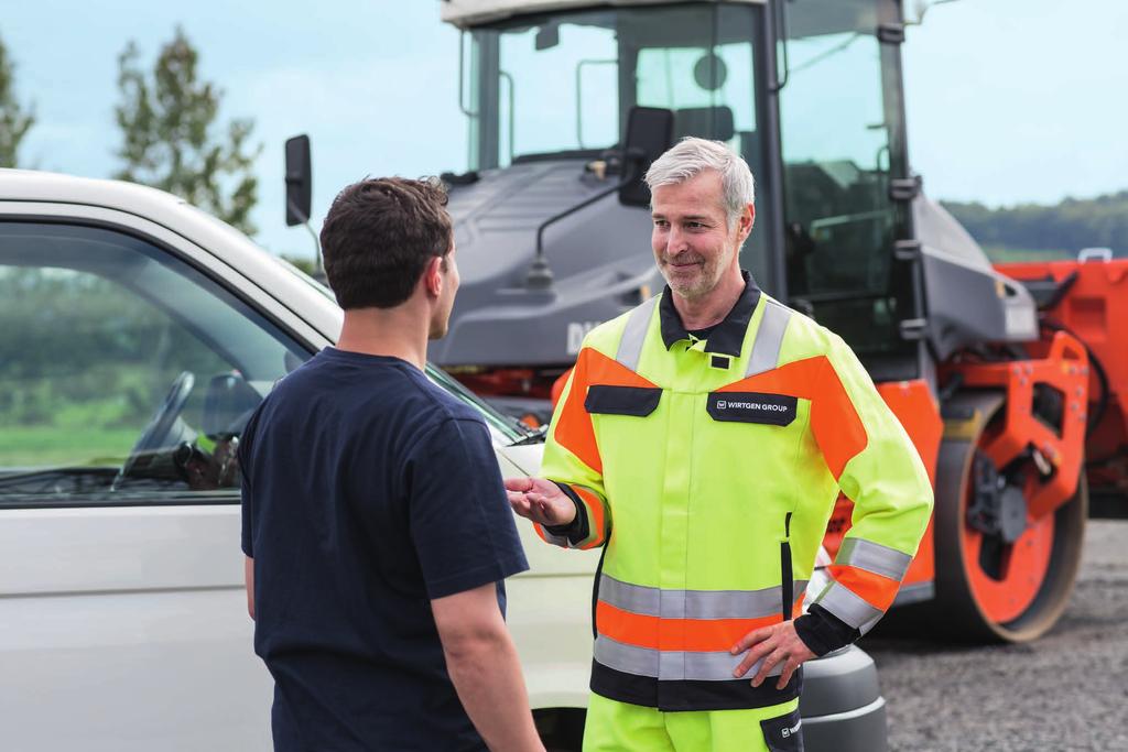 WIRTGEN GROUP I SMART SERVICE I ZAKRES USŁUG ZAKRES NASZYCH USŁUG ZACHĘCAMY DO SKORZYSTANIA Z ZALET NASZYCH UMÓW SERWISOWYCH + WITOS FleetView * > > Prewencyjne planowanie > > Szybkie reagowanie w