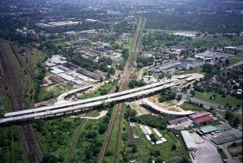 Metoda nasuwania podłużnego- realizacje L.p Lokalizacja / nazwa 1. Wiadukt nad ul. Strzegomską we Wrocławiu 2.