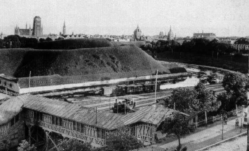 przebieg), dworzec dostępny od strony Promenady (ul. 3 Maja) 1870 r.
