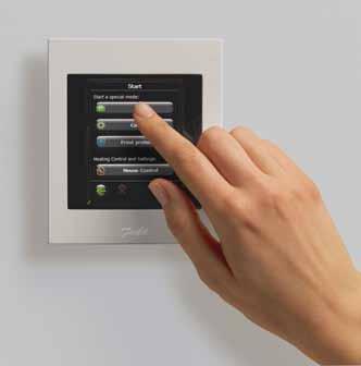 Oznacza to, że przy pomocy dotykowego panelu możliwa jest centralna regulacja temperatury we wszystkich pomieszczeniach z jednego punktu w domu oraz sterowanie innymi urządzeniami elektrycznymi