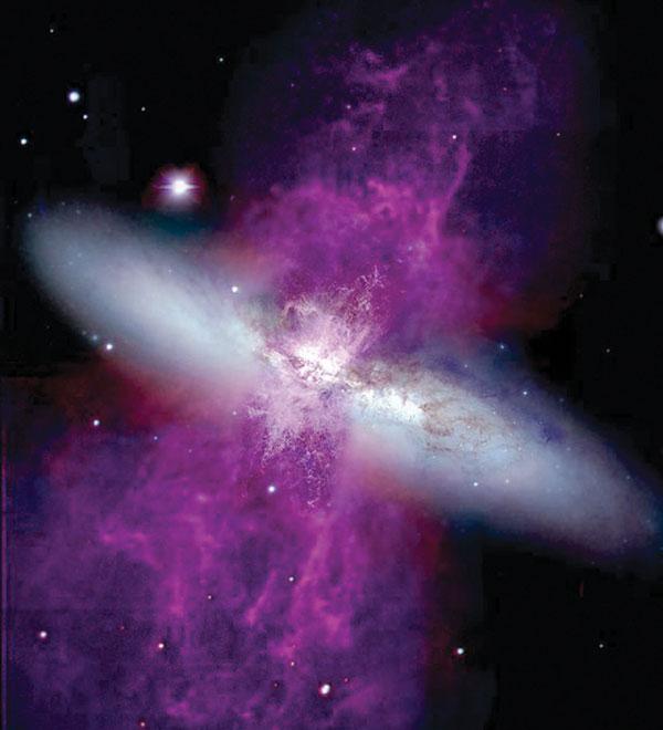 Astronomia multi-wavelength Przykład: galaktyka M82 (IR, X, widzialne) Astronomia orbitalna dostarcza fotografii nieba we wszystkich długościach fal w zdumiewającej jakości i rozdzielczości.