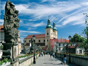 DANE PODSTAWOWE Umowa ramowa tworząca pierwszy wyłącznie polsko czeski euroregion została podpisana w dniu 5.12.1996 roku w Hradec Králové.