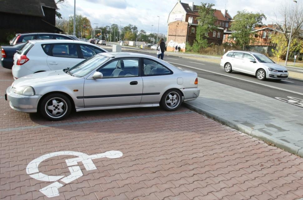 Szczecińskiej parking przy szkole