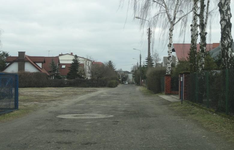 Olsztyńskiej Zakres: jezdnia i chodnik z kostki betonowej, odwodnienie,