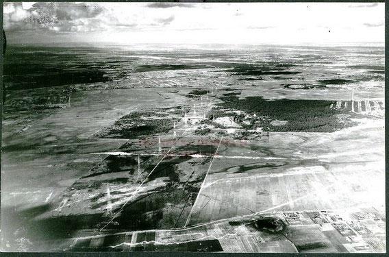 Widok anteny i budynków Nadajnika Babice w początkowej jego działalności, ok. 1925 r.