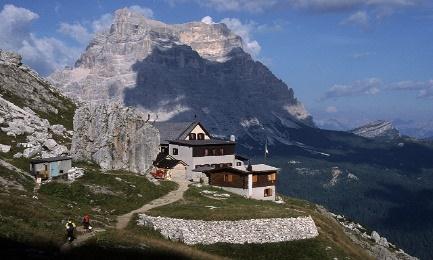 Trasa piesza w Paśmie Civetty: Pecol Rifugio Palafera (1514) Rifugio