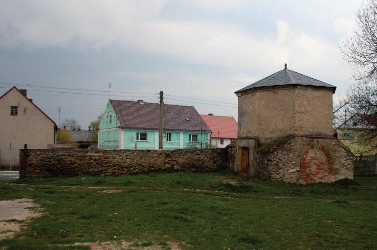 Farm buildings in Msciwojow with the specified elaboration object ród o: opracowanie w asne.