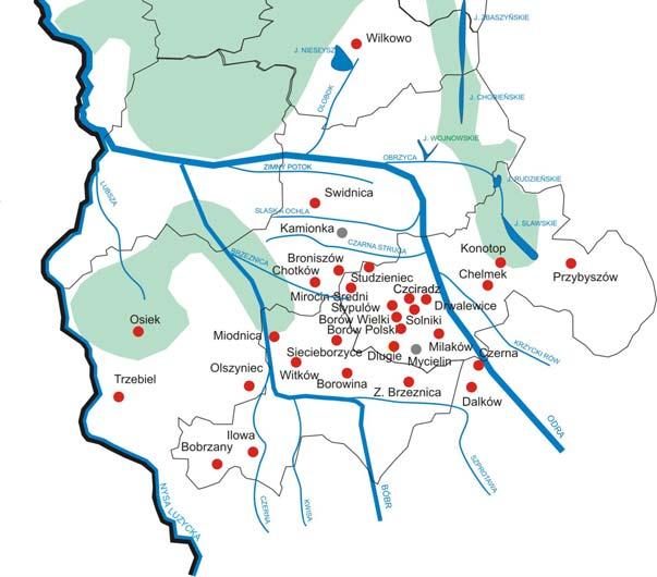 180 Beata NOWOGOŃSKA Ryc. 1. Rozmieszczenie dworów renesansowych na terenie Środkowego Nadodrza. zdobiły pilastry lub półkolumny tworzące rytmiczny podział pionowy.