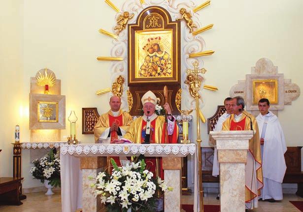 styczeń 2013 Ołtarz główny kościoła Najświętszej Maryi Panny Kalwaryjskiej, Sumie Odpustowej przewodniczy ks.