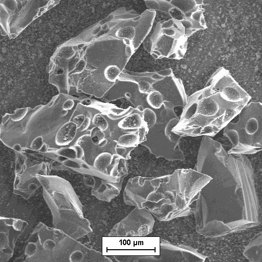 Struktura cząstek węgla szklistego po karbonizacji żywicy fenolowo-formaldehydowej F110 0-5 Ubytek masy (TG), % -10-15 -20 FF-WS FF-WS+G FF-WS+M 0 100 200 300 40
