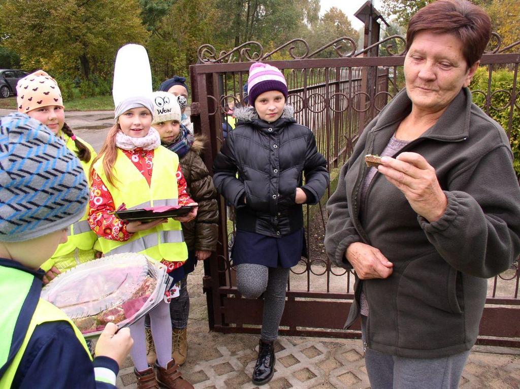 poczęstunkiem do lokalnego