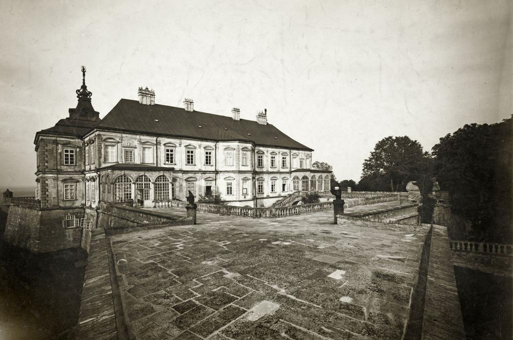 73 13. Podhorce, zamek. Fot. S. Zaborowski, 1909.