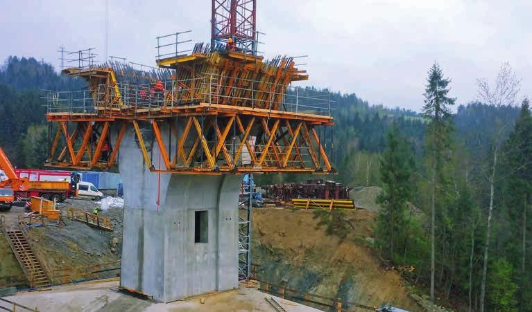 gdzie wykonywano zbrojenie oraz betonowanie głowicy słupa w osi 4L, a także zbrojenie głowicy słupa w osi 4P.