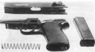 Pistolety wz. P-70 i P-75 Rys. 6.14. Podstawowe części i zespoły pistoletu wz. P-75 Rys. 6.15. 9 mm pistolet wz.