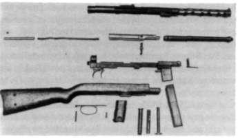 Pistolety maszynowe Rys.9.3. Podstawowe części i zespoły pistoletu maszynowego Mors Pistolet maszynowy Mors był bronią automatyczną, chłodzoną powietrzem, o odrzucie swobodnego zamka.