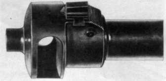 Karabin przeciwpancerny wz. 1935 163 Rys. 13.3. Hamulec wyloto wy karabinu ppanc. wz 1935 typu DS z łuską o zwiększonej pojemności i 7,92 mm pocisk z rdzeniem ołowianym.