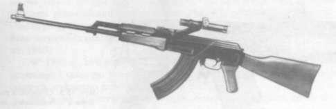 Modernizacja karabinka AK spustowy typu kurkowego zapewniał celne strzelanie, zwłaszcza ogniem pojedynczym. Przełącznik rodzaju ognia pełnił rolę bezpiecznika.