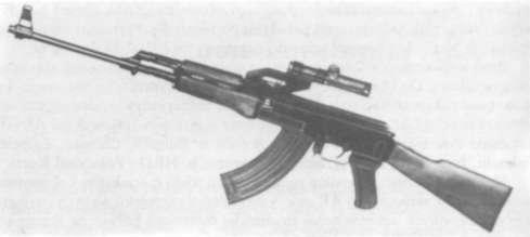 1X1) Modernizacja Rys. 15.3. Karabinek AK z lunetą PU; wersja z 1958 r.
