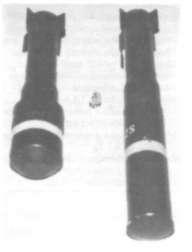 5,45 mm karabinek automatyczny wz. 1988 przybornik i olejarke. W lewym boku torby naszyta jest specjalna patka do przenoszenia dwójnogu. Jak już wcześniej wspomniano z karabinka wz.